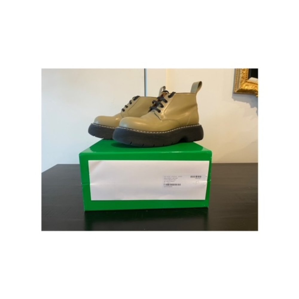 Bottega Veneta Bounce Boots in All Spice 38.5 Excellent Condition!